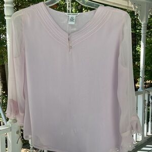 Beautiful lavender Richard, Malcolm, medium, silk blouse, shell buttons.Like new